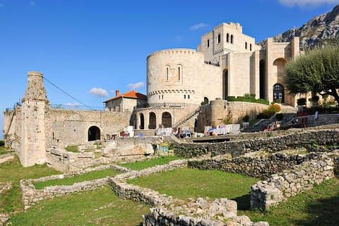 Kruje - Excursão de um dia por ADRIATIK TOURS LLC