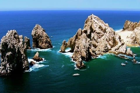 Arch Tour with Amazing Captain in Cabo San Lucas