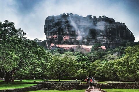 4 Days Tour to Kandy, Sigiriya, Trincomalee & Anuradhapura from Negombo