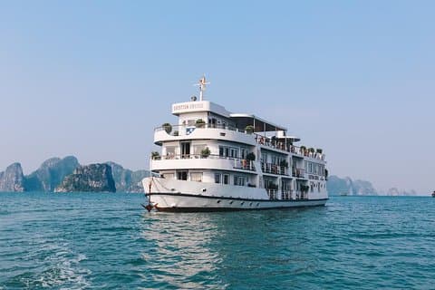 Halong Bay Cruises 2 dager/1 natt inkludert Pick up & Transfers