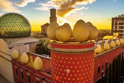 Girona & Dali Museum Kleingruppentour mit Abholung von Barcelona