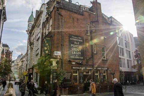 Visita guiada a pie por el distrito de Soho de Londres semiprivada 12ppl Max