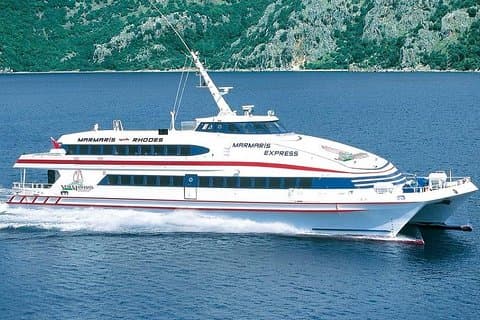 Viagem de um dia independente a Rodes saindo de Marmaris em um catamarã