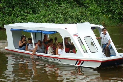 Tortuguero kanalkryssning och Prospect Plantation. Strandutflykt