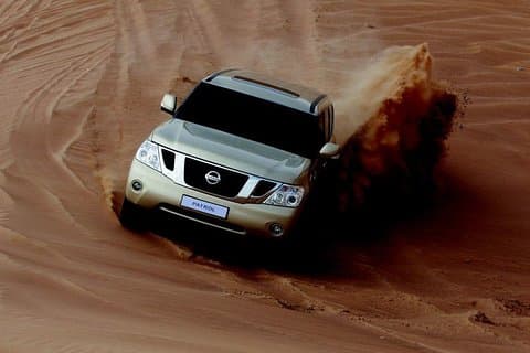 砂漠サファリドバイ（日産ガソリン砂漠版でピックアップとドロップオフ）