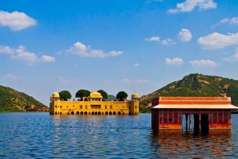 Privat Envägs Transfer från Jaipur till Jodhpur Via Pushkar
