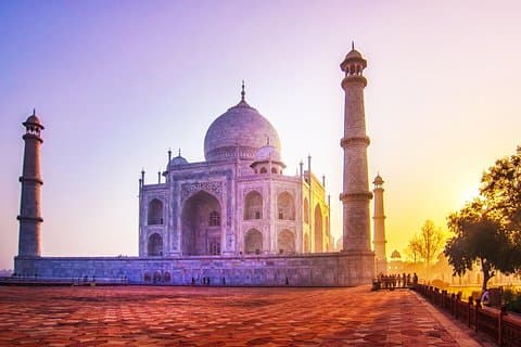 Lo stesso giorno Taj Mahal e Agra Tour da Mumbai con voli di ritorno