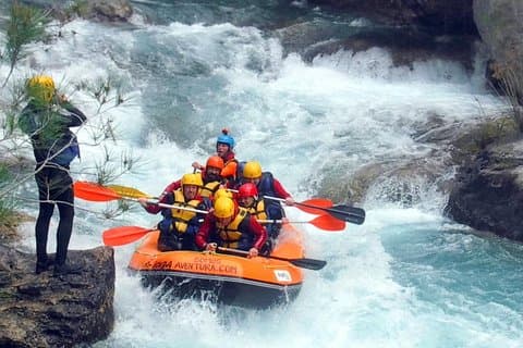 Rafting white water i Montanejos 1 time Valencia
