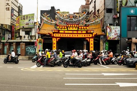 Private Keelung Cultural Walk: Markets, Streets & Local Life