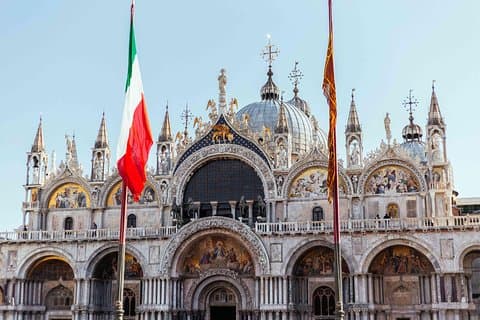 Tour privato delle attrazioni principali di Venezia: Piazza San Marco e giro in gondola