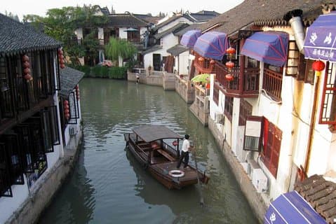 Zhujiajiao Water Village & Seven Treasure Town Day Tour au départ de Shanghai