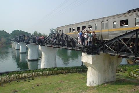 BKK-Kanchanaburi: Över floden Kwai, Death Raiway-tåg