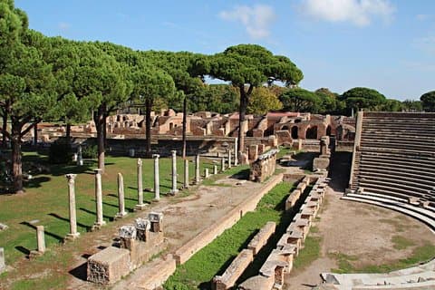 Passeio a pé por Ostia Antica