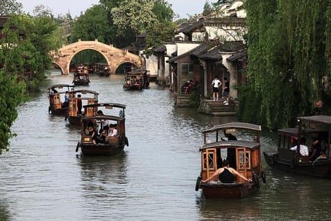 Private Wuzhen Ancient Water Town Tour from Shanghai with Lunch or Dinner