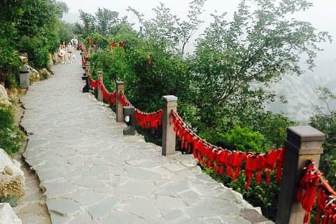 Lock Your Love op Simatai Great Wall met Gubei Water Town Visit en Cable Car Ride