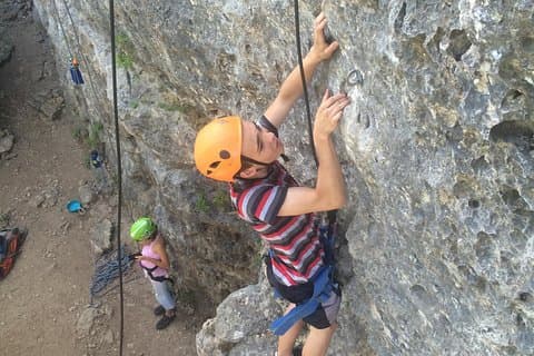 Experiencia de escalada al aire libre guiada en Austin