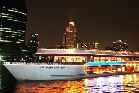 Dîner Croisière Orchidée Blanche à Bangkok avec Pickup et Musique Live