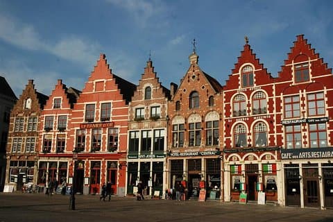 Bruges Guided Day Tour from Paris with Canal Cruise