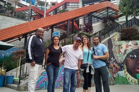 Transformação de bairros e escada rolante urbana da Comuna 13