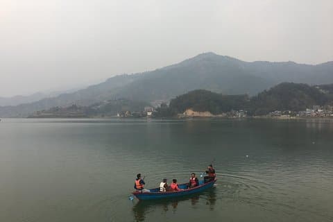 Pokhara Sehenswürdigkeiten-Tour mit dem Sharing Bus