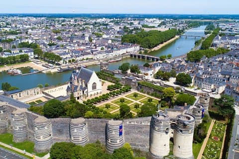 Trasferimento privato da Parigi ad Angers - Fino a 7 persone