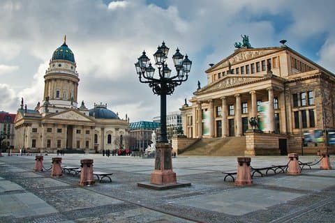 1-vejs privat transfer Berlin til Karlovy Vary - Mercedes Benz - op til 7 personer