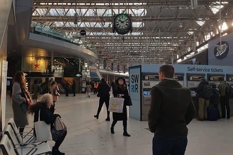 St Pancras Station Privater Transfer von oder zu Ihrem Hotel in London