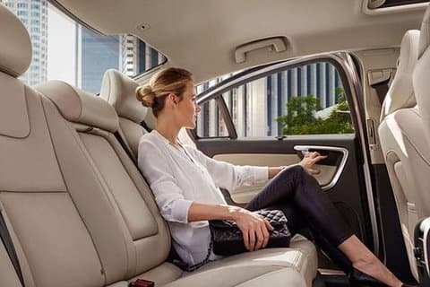 Round TRIP :- Private Luxury Transfer Toronto Downtown to Niagara Falls Canada