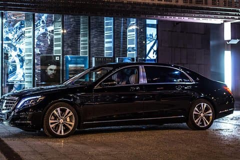 Private Transfer : Between Hamilton Airport OR Toronto Pearson Airport and City-One Way
