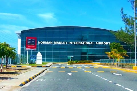 プライベート到着転送：キングストン国際空港からホテルまで
