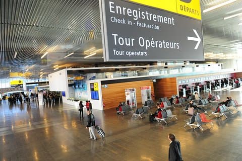 Private Transfer from Marseille Airport to Avignon