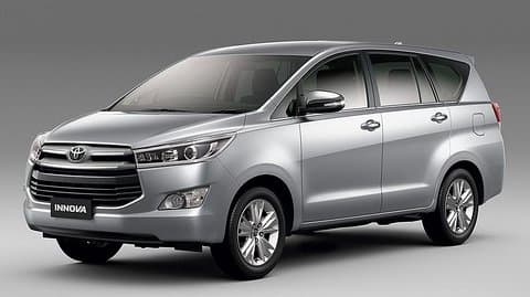Airport Pick up (From Da Nang Airport to Hotel in Hoi An) 7 Seat Car
