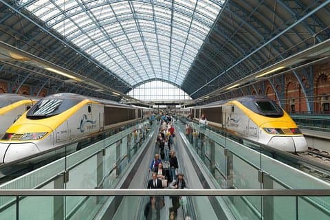 St Pancras Station naar Gatwick Airport Private Transfer Service