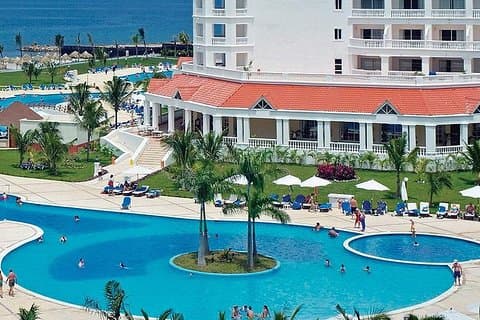 Trasferimento di andata e ritorno dall'aeroporto di Montego Bay all'hotel Meliá Braco