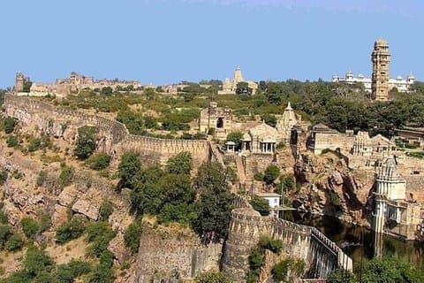 プライベートトランスファー：ジャイプールからウダイプールへenroute Chittorgarh Fortへの旅行