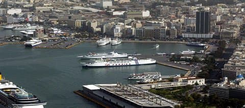 Athen Flughafen nach Piräus Hafen