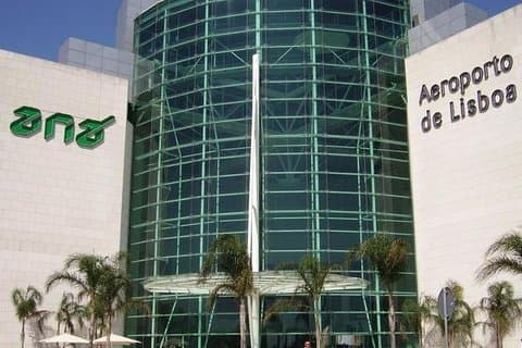 Lisbon Airport Transfer to Caparica or Almada