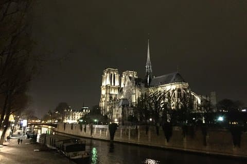 A City of Shadows : Dark Tales of Paris by Night