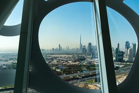 Combo Dubai Frame e jantar noturno Dhow Cruise