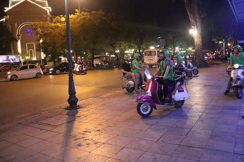 Hoi An Vespa om natten mattur 4 timer