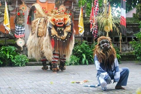 Ubud Village, Cultura e Cataratas Escondidas