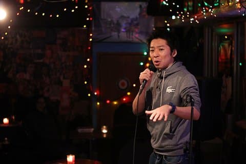 ”Hvorfor Japan?” Engelsk standup komedie i Tokyo