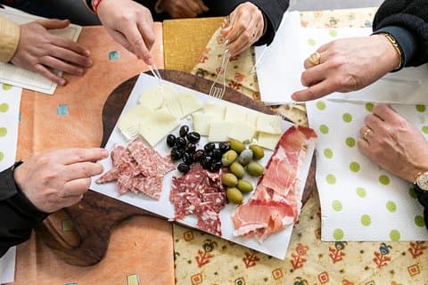 Florence Food Tour van 10 + Authentieke Proeverijen met Kazen & Wijnen