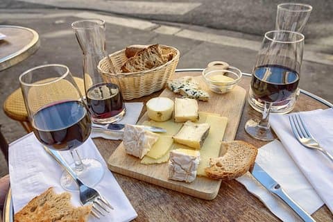 Paris Le Marais historisk tur med vin og ost