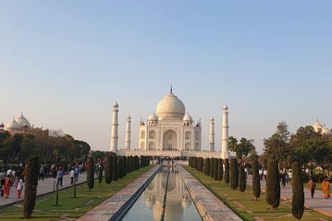 From Delhi: Private Taj Mahal and Agra Tour by Train or Car
