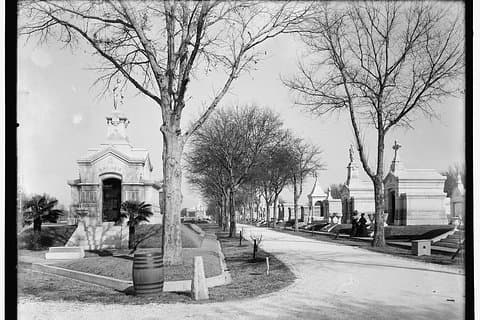 Metairie Cemetery Stories: Eine selbstgeführte Audiotour