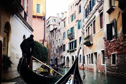 Switzerland, Italy, France 7-Day Taste of Europe Trip from Paris