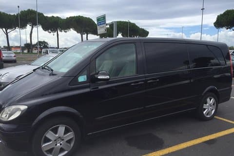 Privater Luxustransfer vom Flughafen Fiumicino nach Rom