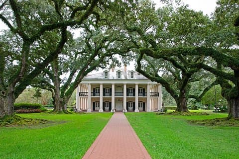 Oak Alley en Laura Plantation Tour met vervoer vanuit New Orleans