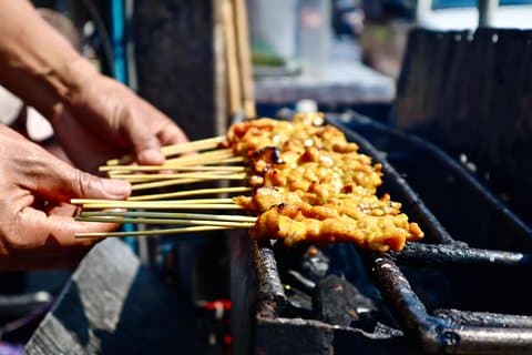 バンコクで最も本格的なガイド付きフードツアー（10+試食付き）